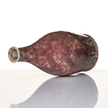Aune Siimes, a porcelain vase, Arabia, Finland 1940s.