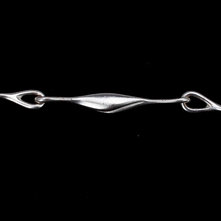 HALSSMYCKE, silver, "Endless" Poul Havgaard, Lapponia 1998. Vikt 44 g.