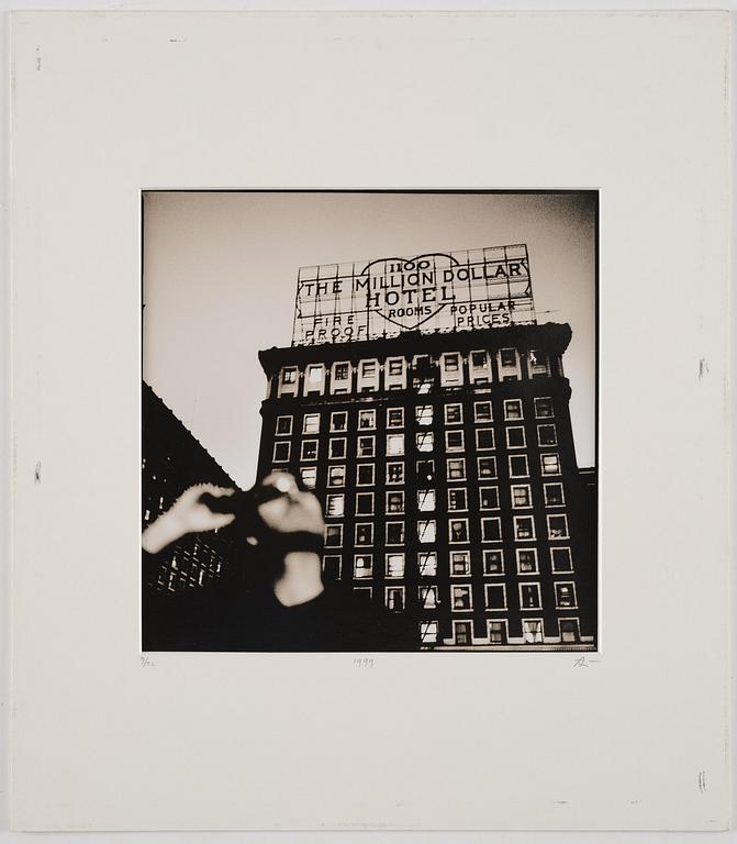 Anton Corbijn, "22:U2", 1982-2003.