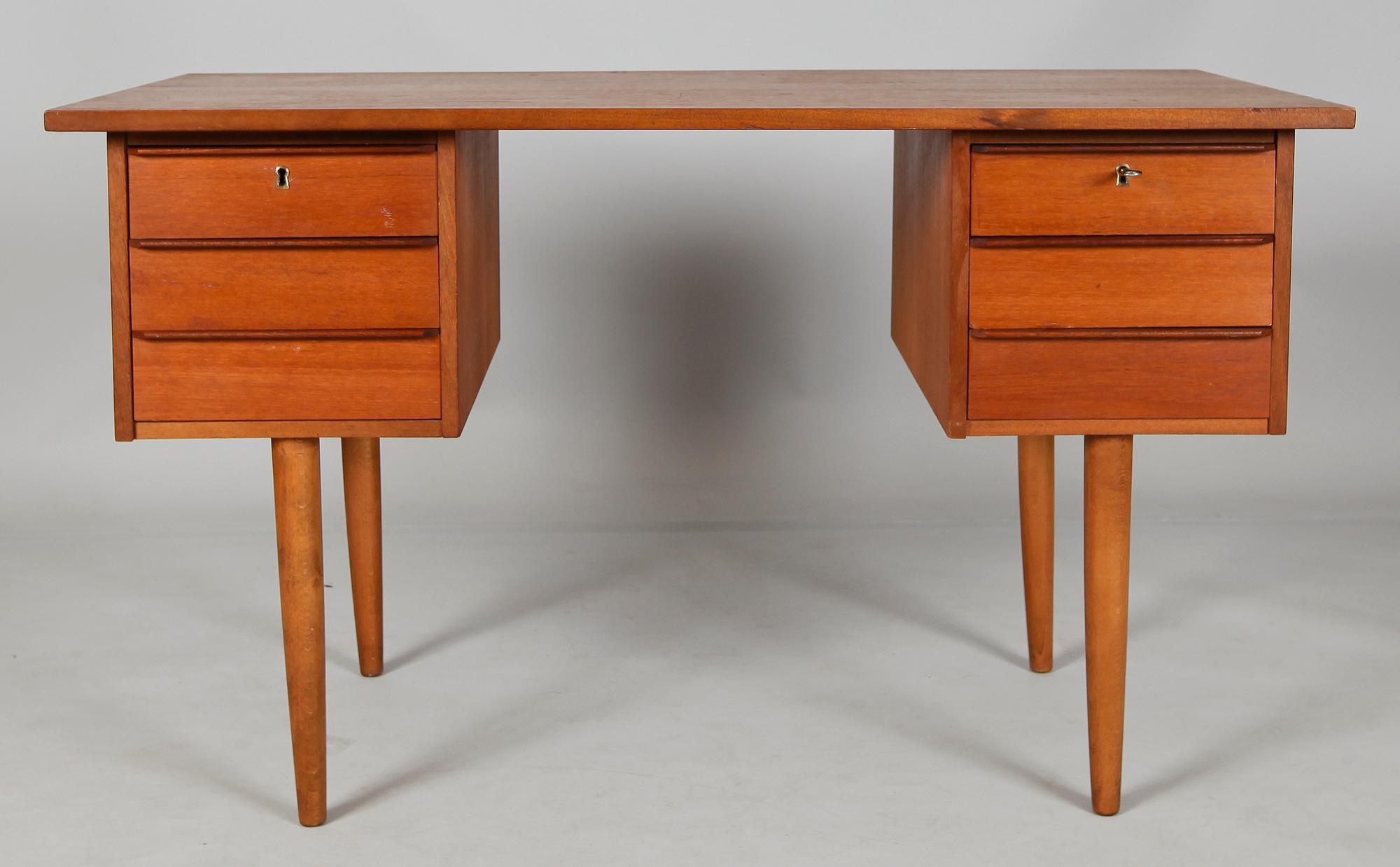 SKRIVBORD, Danmark, 1900-talets mitt.