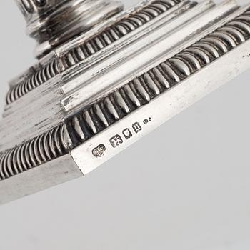 Ljusstakar, ett par, silver, Goldsmiths & Silversmiths Co. Ltd,  London, 1935.