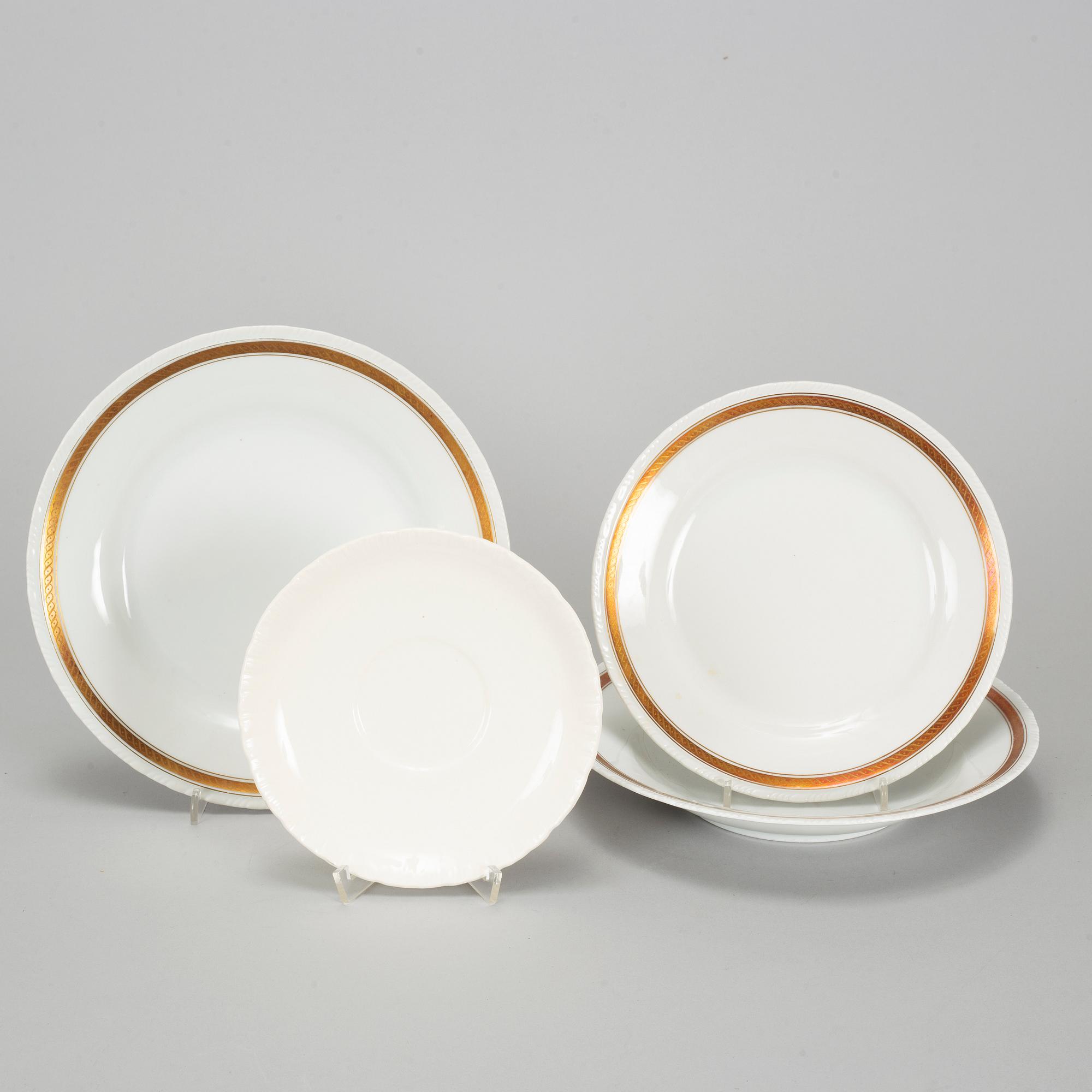 Service porcelain objects, Rörstrand and Rosenthal, 20th century (50 pieces).