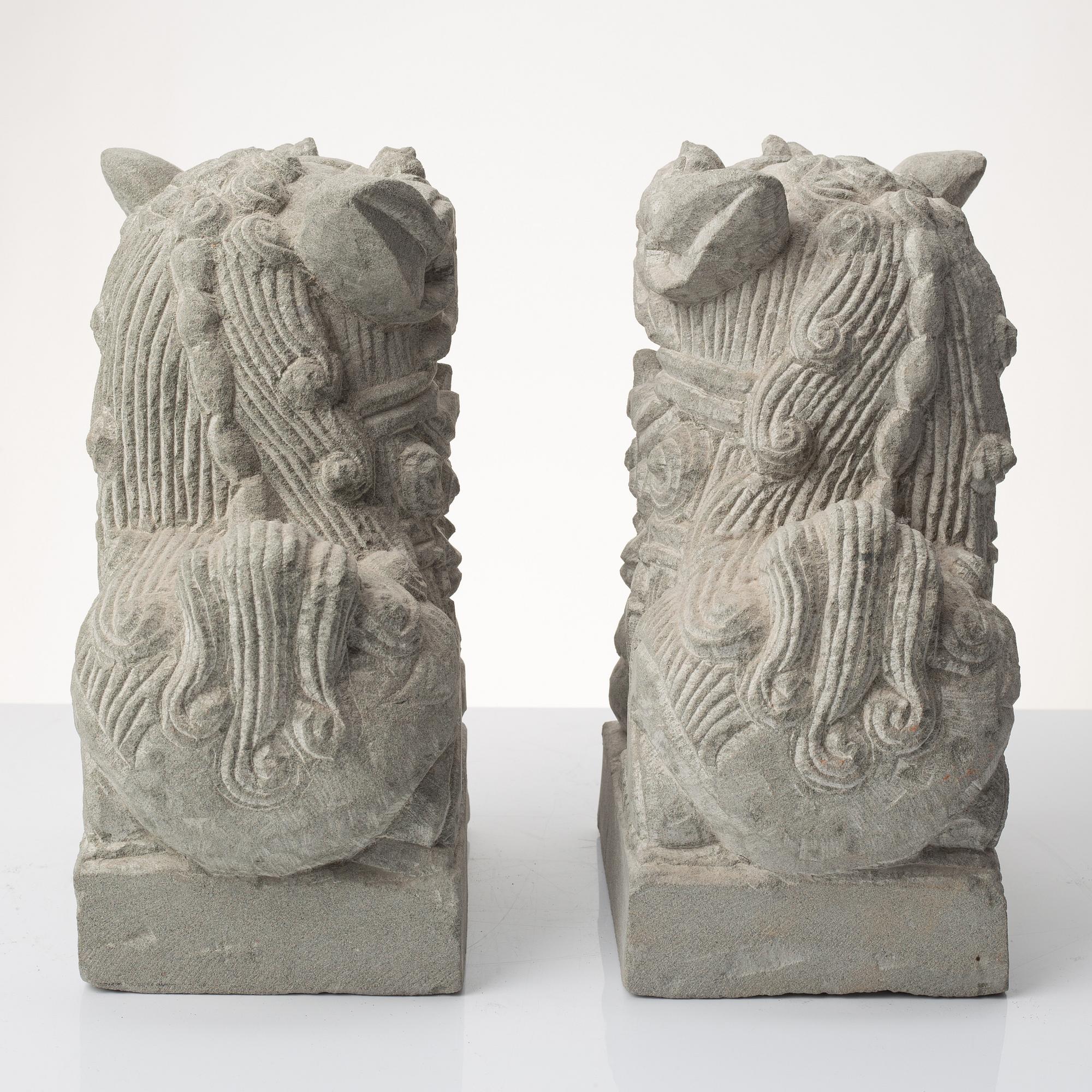 Skulpturer, ett par, Kina, 1900-talet senare del.