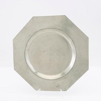 Wiwen Nilsson, dish of pewter, for Tenn Athena Ystad 1939.