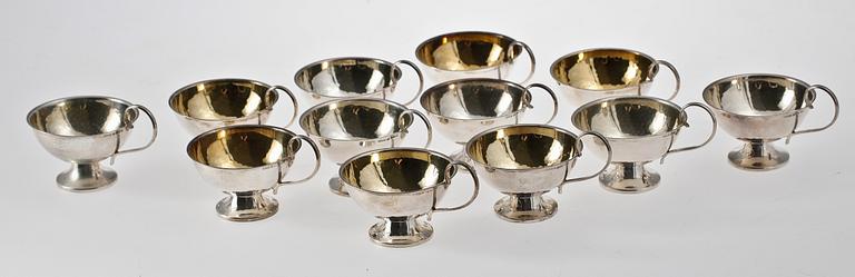PUNCHMUGGAR, 12 st, silver. CESON, Göteborg. Olika år.