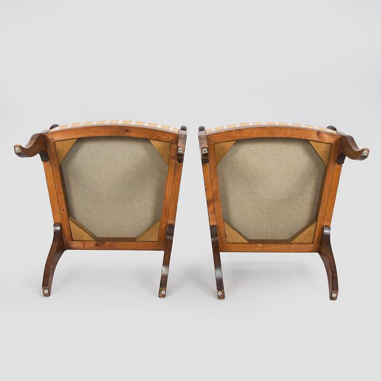 Karmstolar, ett par, biedermeierstil, 1920-30-tal.