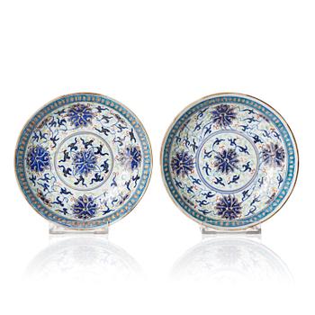 1277. A pair of lotus dishes, Qing dynasty, with Guangxu mark and of the period (1875-1908).