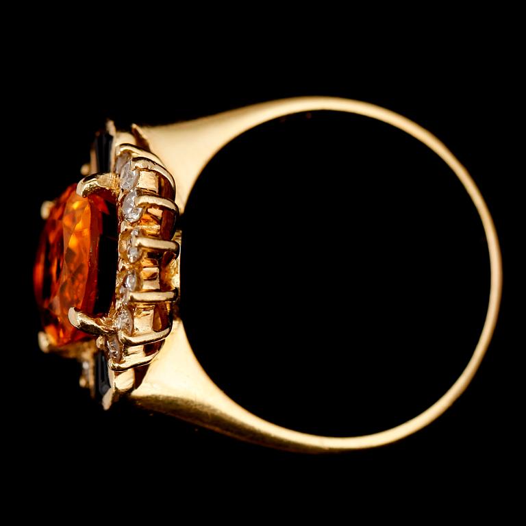 RING, 18 k guld, med citrin, safirer och briljanter.