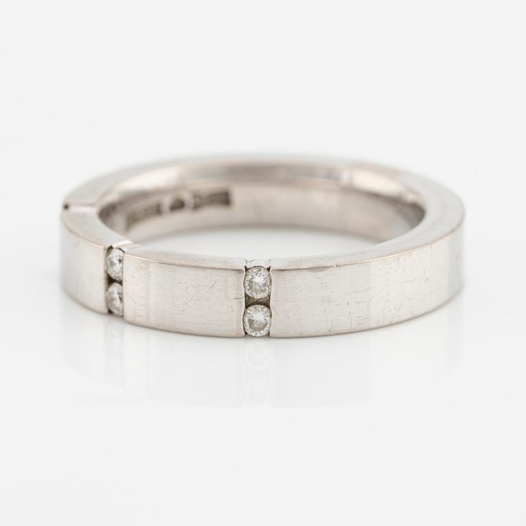 Ring 18K vitguld med runda briljantslipade diamanter, Engelbert.