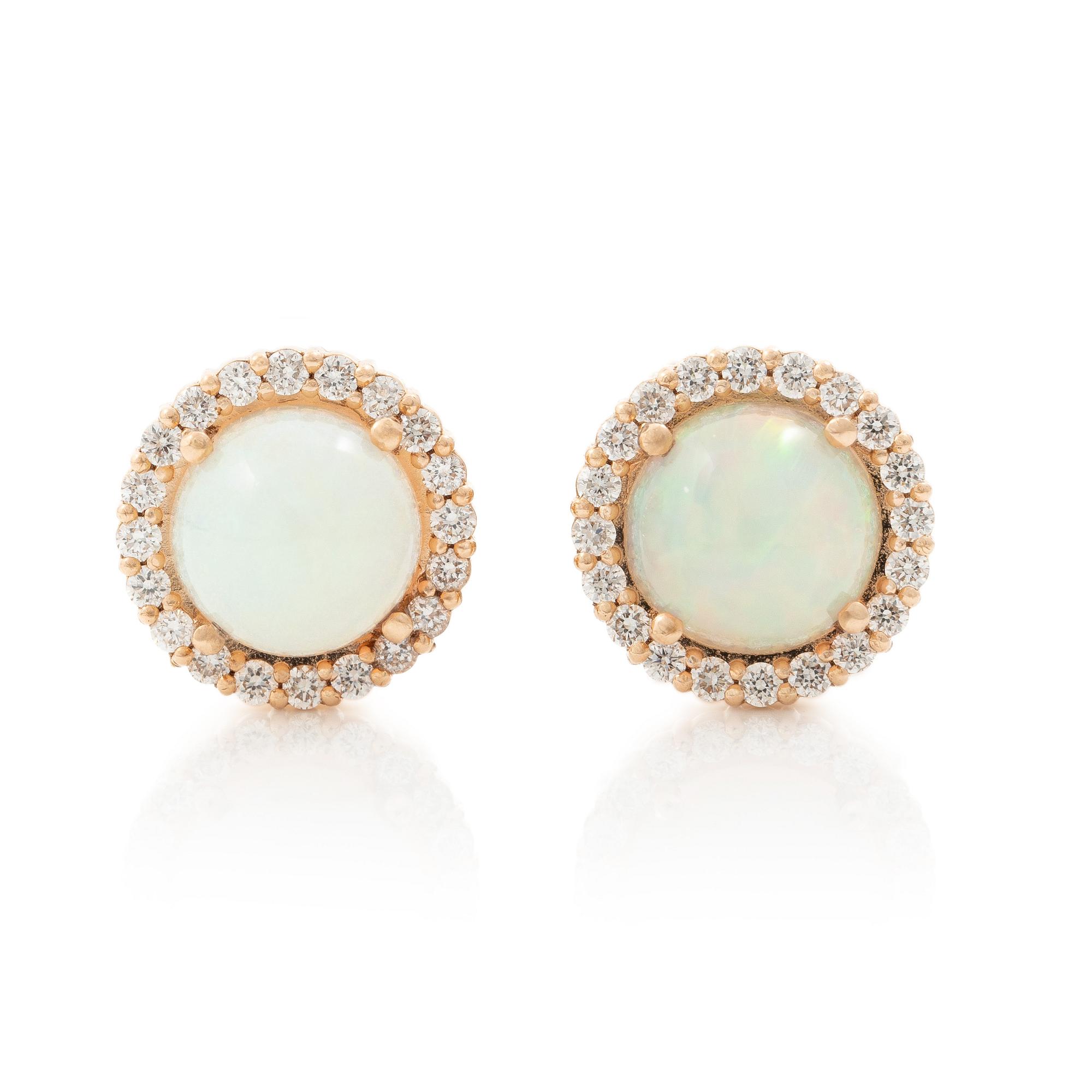 18K gold earrings with opals and brilliant-cut diamonds.