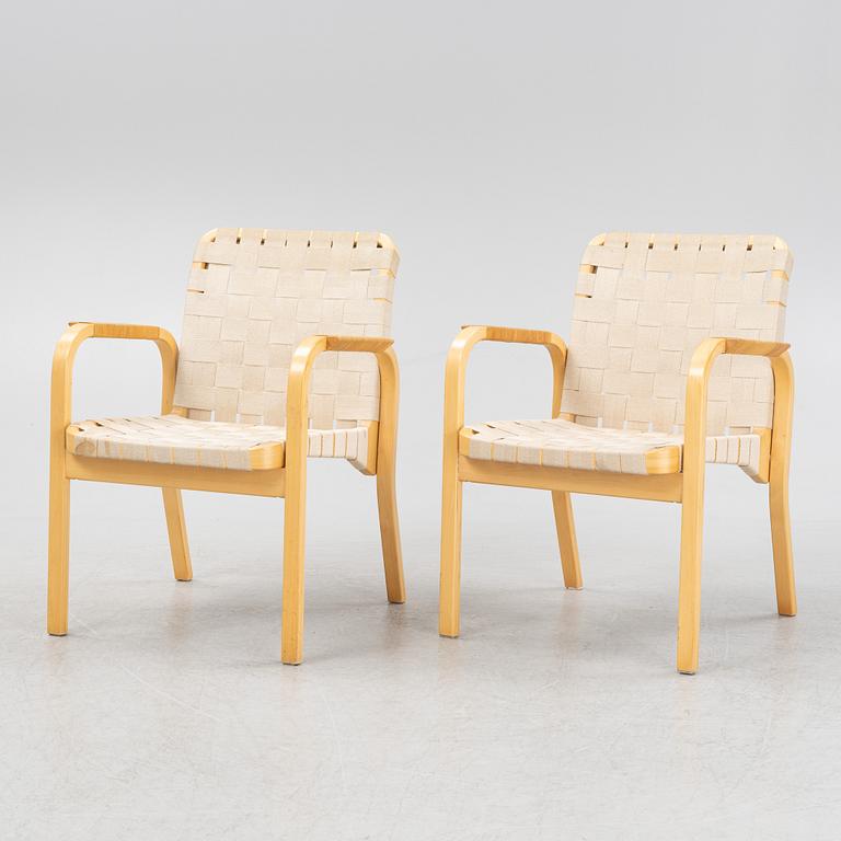 Alvar Aalto, fåtöljer, ett par, modell 45, Artek, Finland.