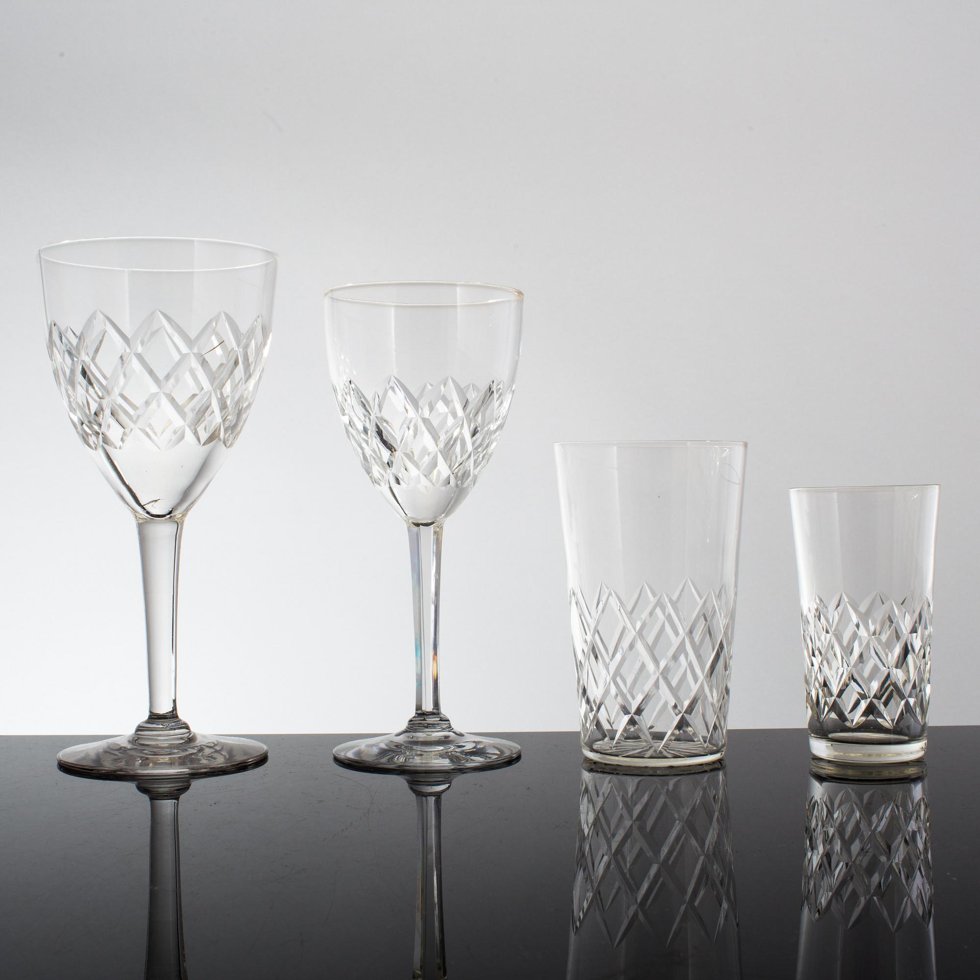 SERVISDELAR, 29 stycken, glas, Helga-modell, 1900-talets första hälft.