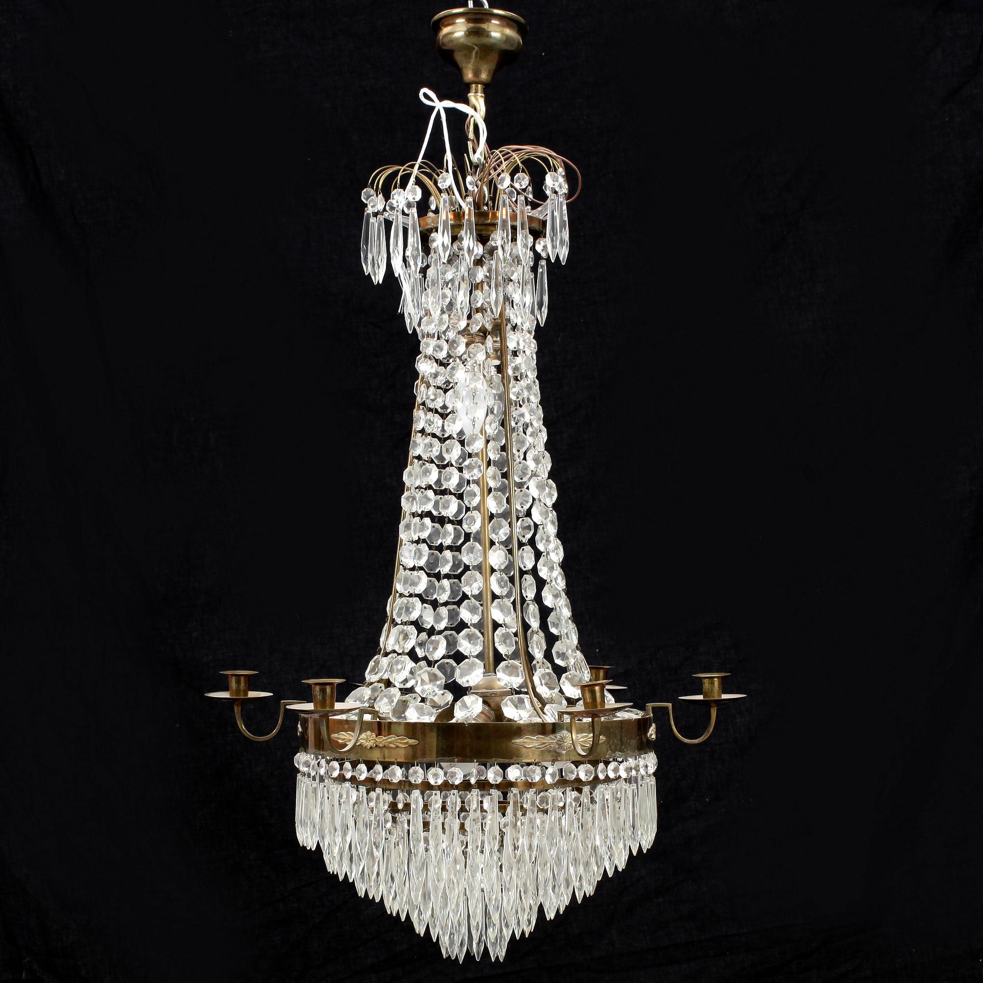 LJUSKRONA, empirestil, 1900-talets första hälft. Höjd ca 85 cm.