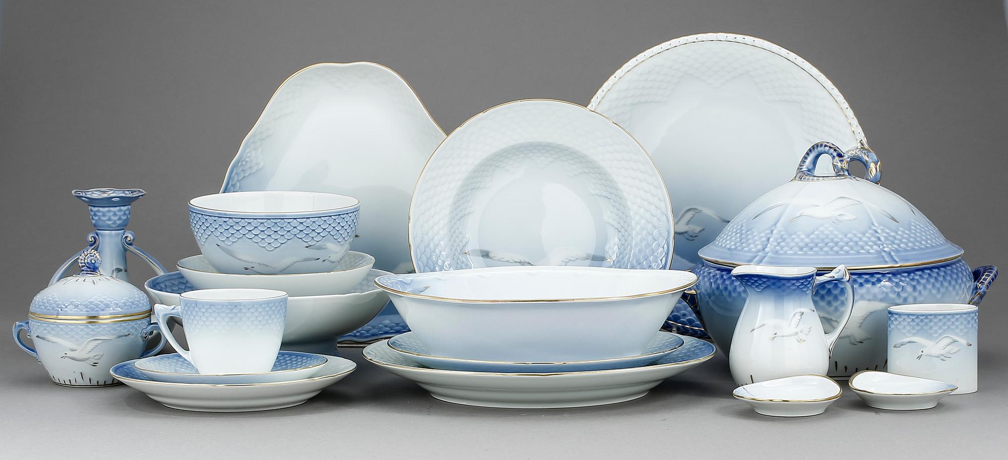 MATSERVIS, porslin, 57 delar, "Måsen", Bing & Gröndahl.