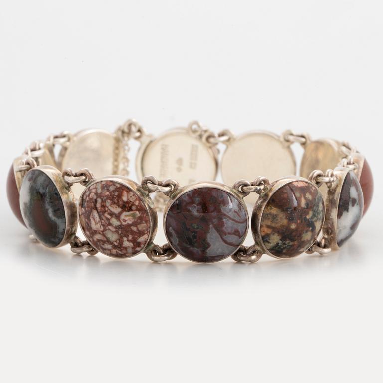 ARMBAND, silver och cabochonslipad porfyr, Älvdalens Nya Porfyrverk.