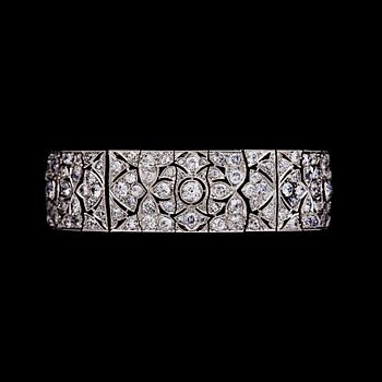 855. ARMBAND, gammal- och antikslipade diamanter, tot. ca 16 ct. 1930-tal.