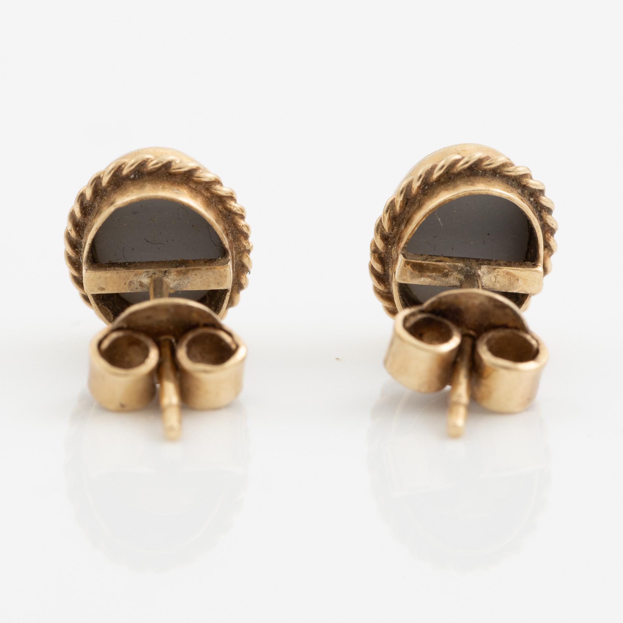Earrings, a pair, 10K gold with opals.