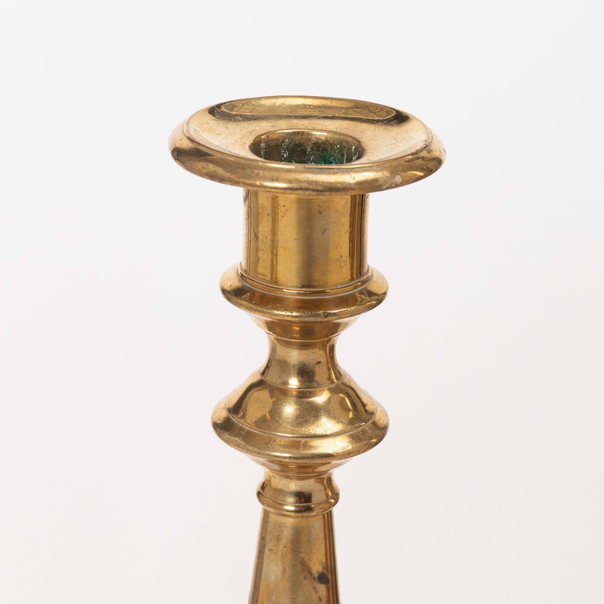 Ljusstakar, 2 par, sent 1800-tal/1900-tal samt 1900-tal.