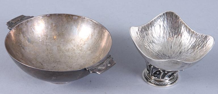 SKÅLAR, två st, silver, 1900-tal. 307 gr.
