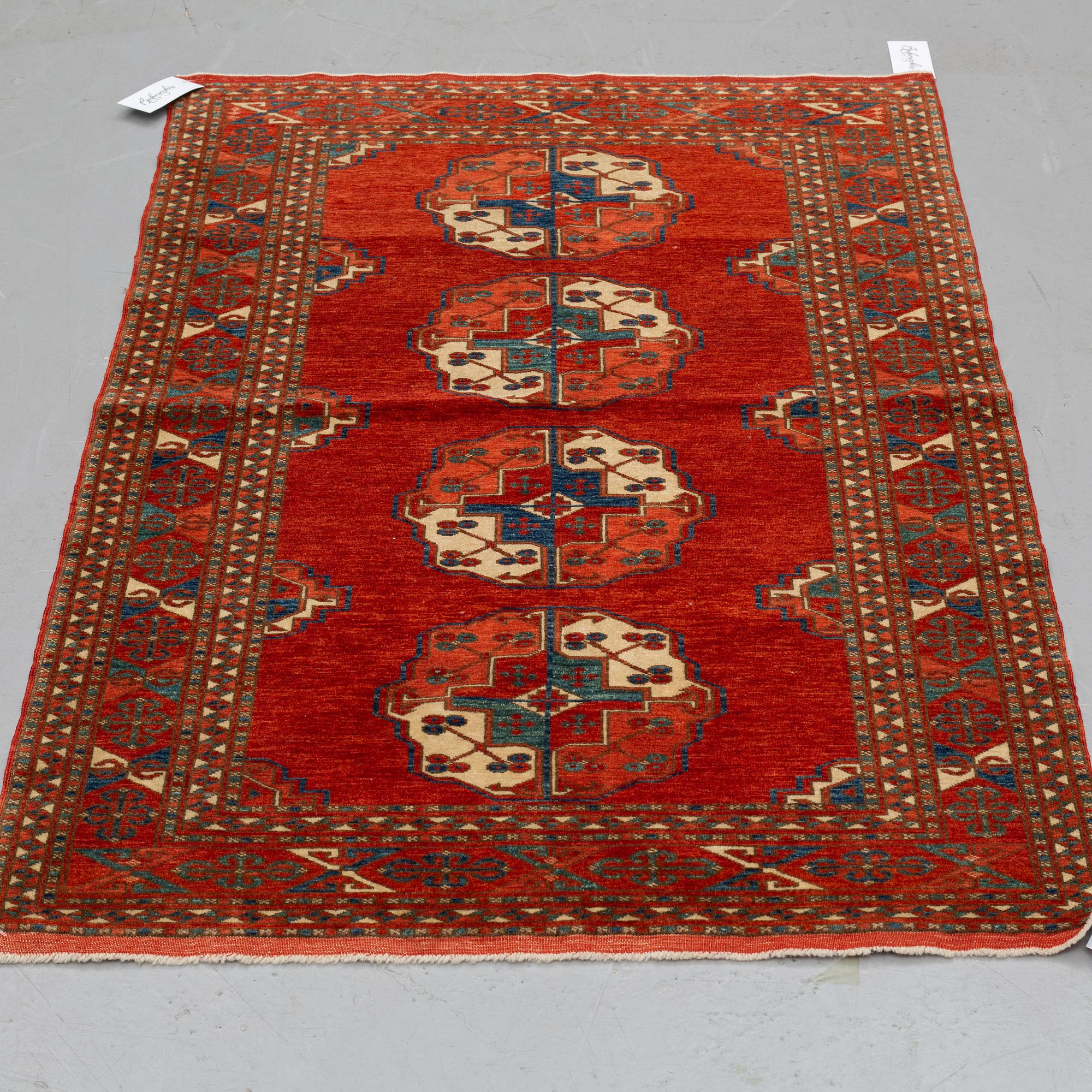 A RUG, ORIENTAL, CA 142 x 92 cm.