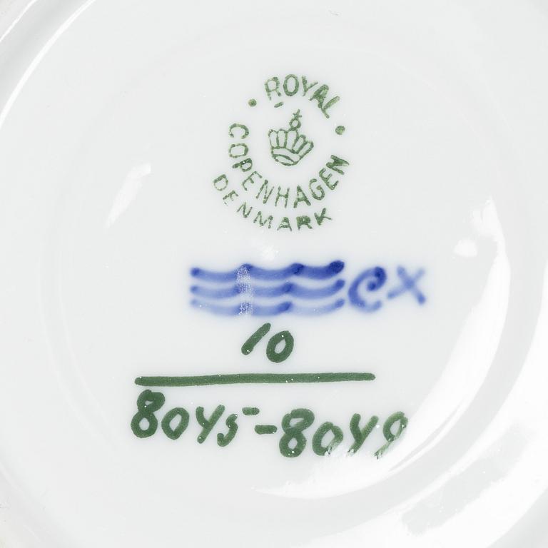 Te- och kaffeservis, 33 delar, porslin. "Blå blomst", Royal Copenhagen, Danmark.