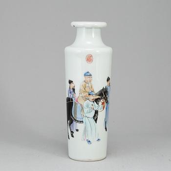 A Chinese famille rose vase, 21th century.