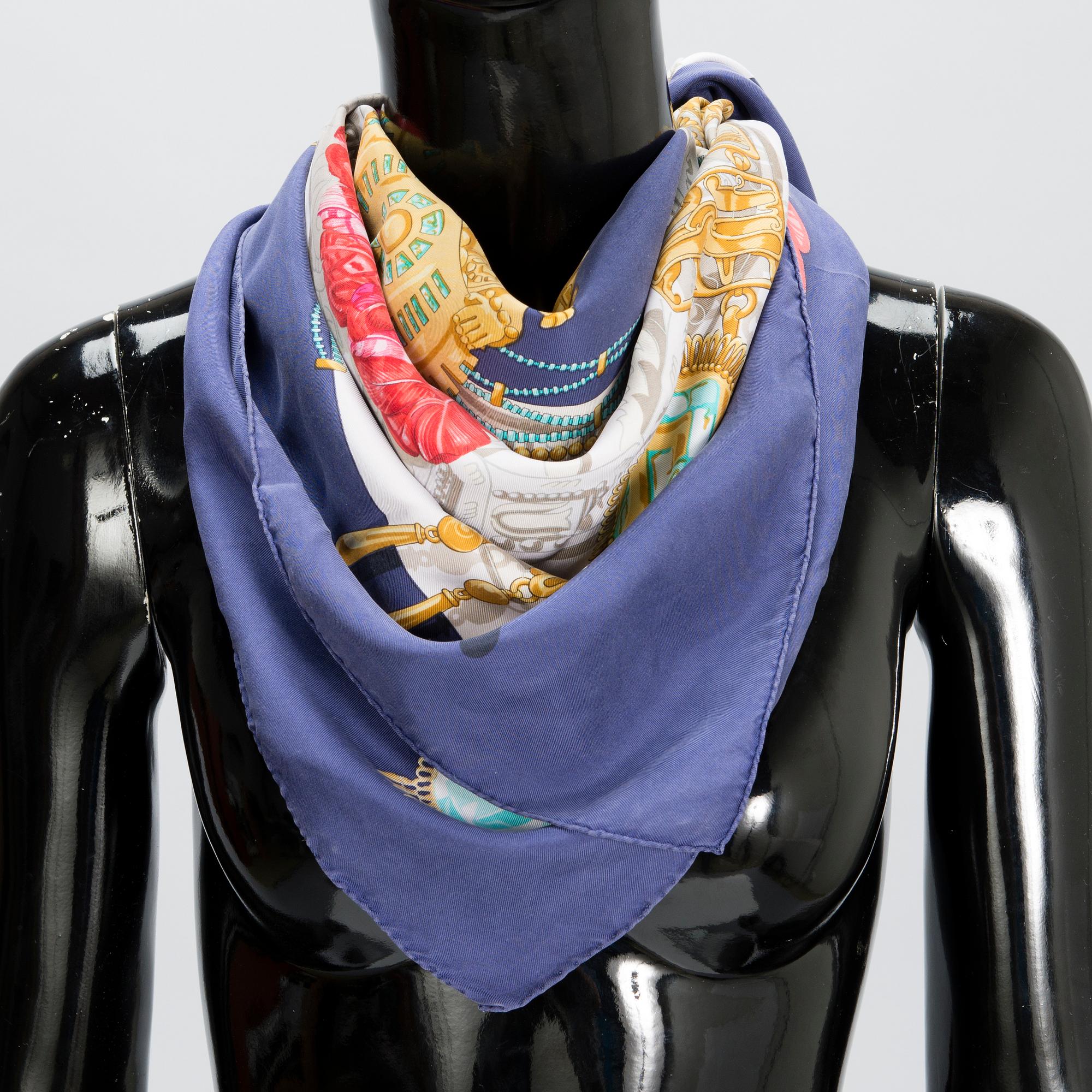 HERMÈS, SIDENSCARFAR, 2 st.