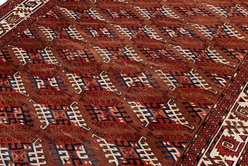 An antique Turkmen, carpet, c. 310 x 180 cm.