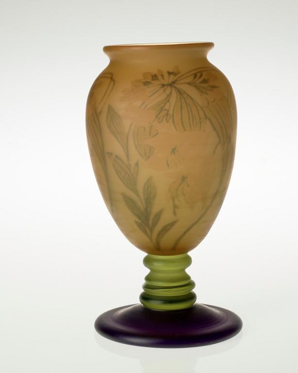 A Simon Gate 'graal' vase, Orrefors 1917.