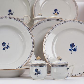 A Chinese Export dinner service, late 18th Century. (72 pieces).