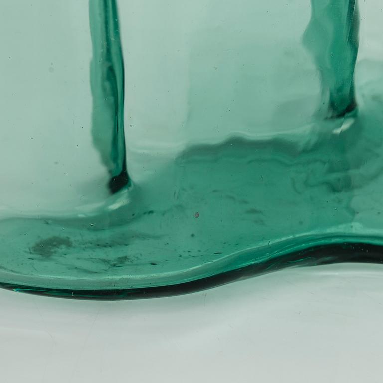 Alvar Aalto, A '9750' vase Karhula Glassworks in production 1937-1949.
