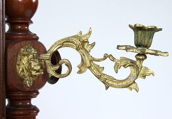 SPEGELBYRÅ, nyrenässans, 1800-talets andra hälft.