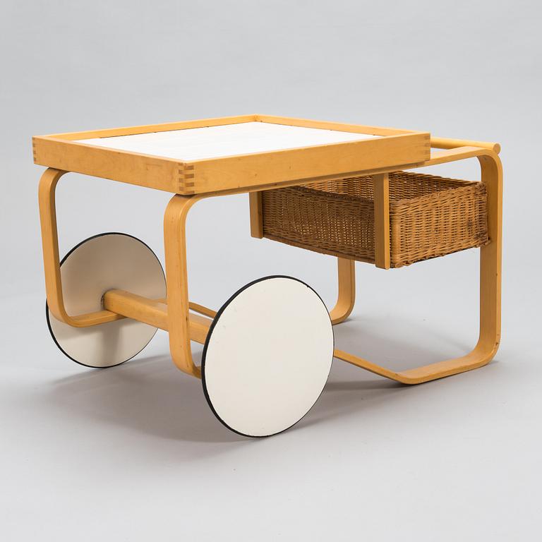Alvar Aalto, tarjoiluvaunu, malli 900, Artek, 1900-luvun loppu.