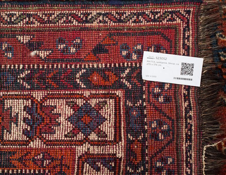 MATTA, semiantik, Shiraz, ca 270 x 174 cm.
