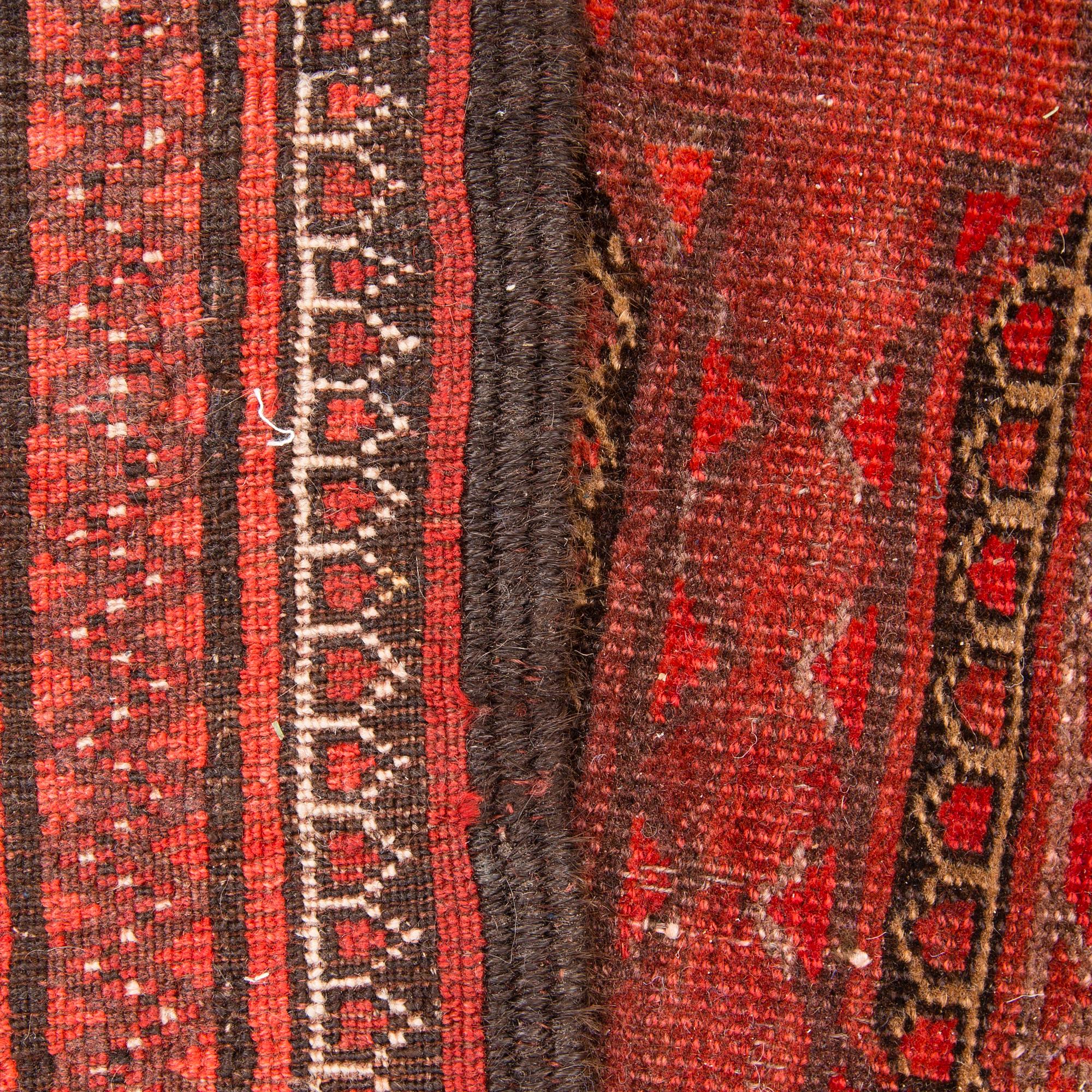MATTA, semiantik Turkmen. Ca 275x205 cm.
