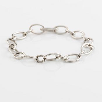 18K white gold bracelet.