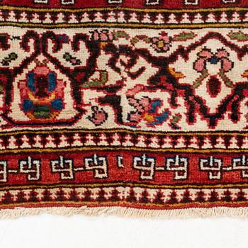 A semi-antique Mobarakeh-Esfahan rug, ca 206 x 144 cm.