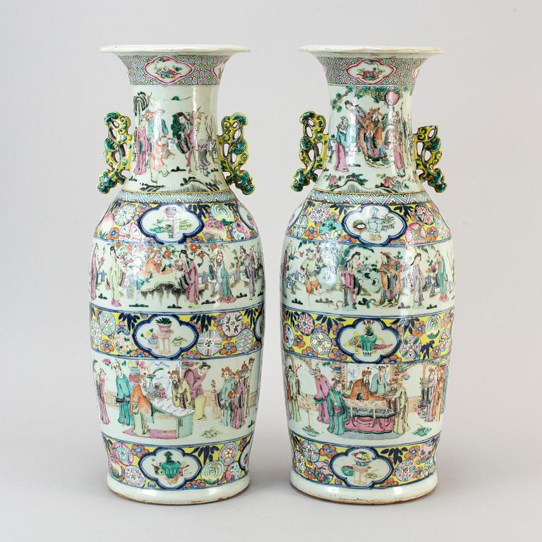 A large pair of famille rose vases, Qing dynasty, 19th century.
