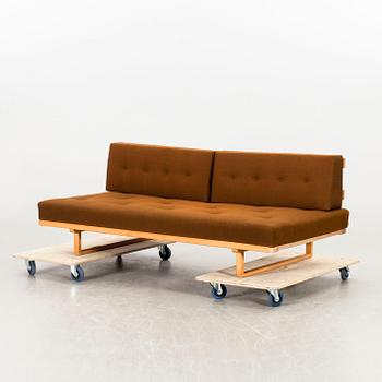 A 1950/60'S BØRGE MOGENSEN DAYBED.