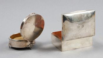 CIGARETTSKRIN SAMT DOSA, silver, Birmingham 1905 resp 1913.