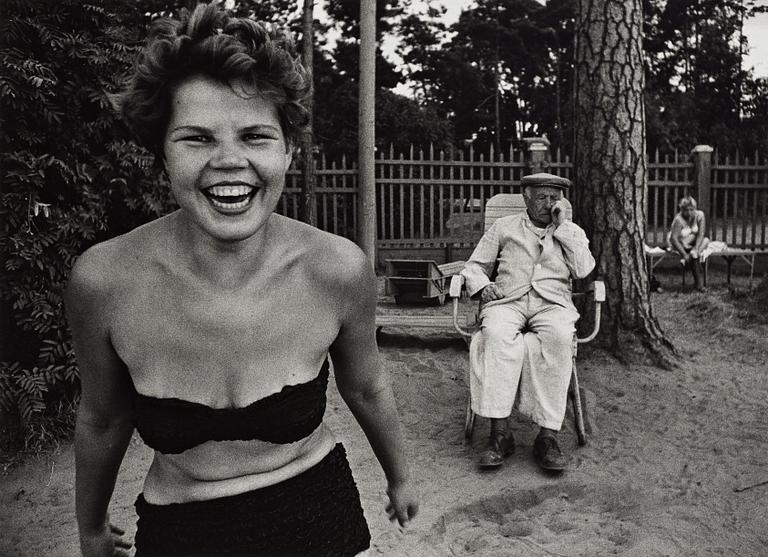 William Klein, "Bikini, Moscow, 1959".