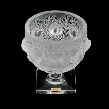 SKÅL PÅ FOT, glas, "Elizabeth", Lalique, Frankrike, 1900-talets andra hälft.