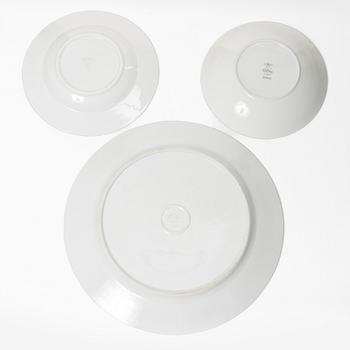 Louise Adelborg, A dinner service, 74 pieces, porcelain, "Swedish Grace/Kardinal", Rörstrand.