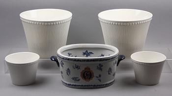 YTTERFODER, 5 st, porslin, bl a " Tiara" Rörstrand.