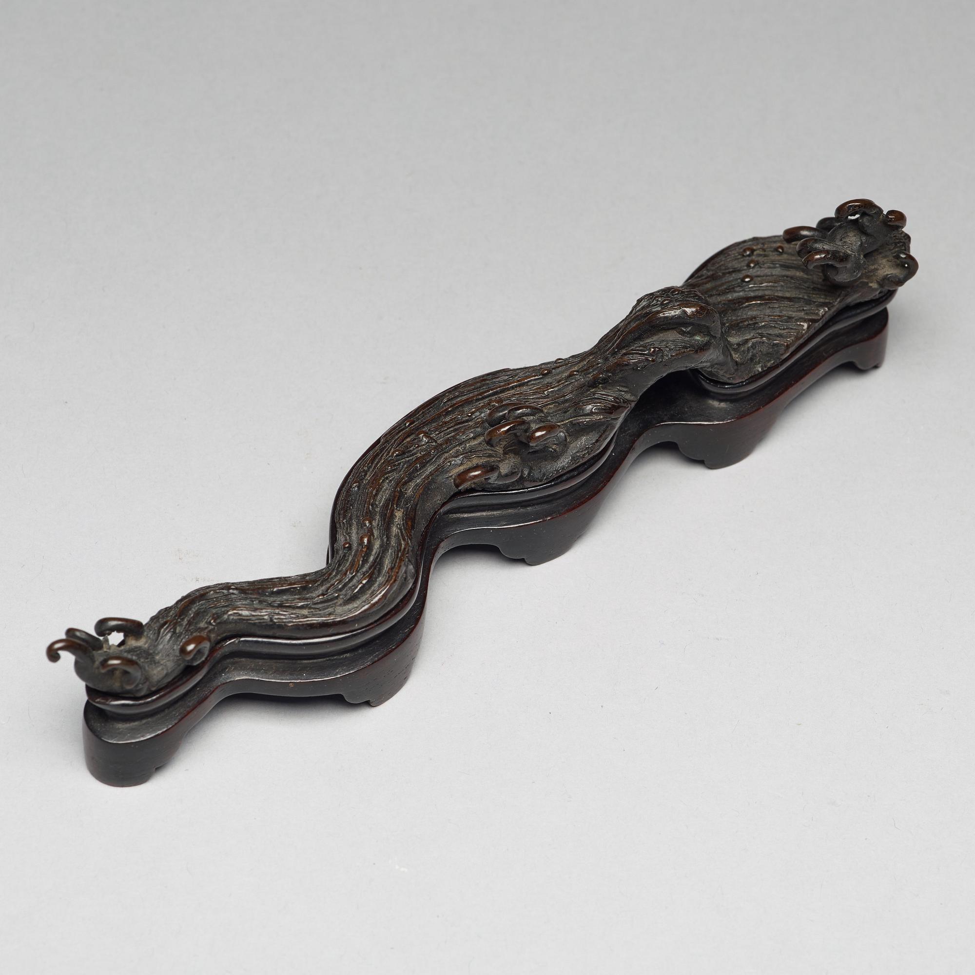 PENSELSTÄLL, brons. Qingdynastin (1644-1912).