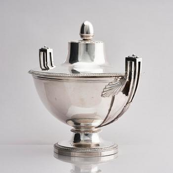 A Swiss silver tureen with lid, mark of Bossard & Sohn, 20th Century.