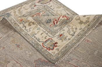 A Mamluk carpet, c. 315 x 245 cm.