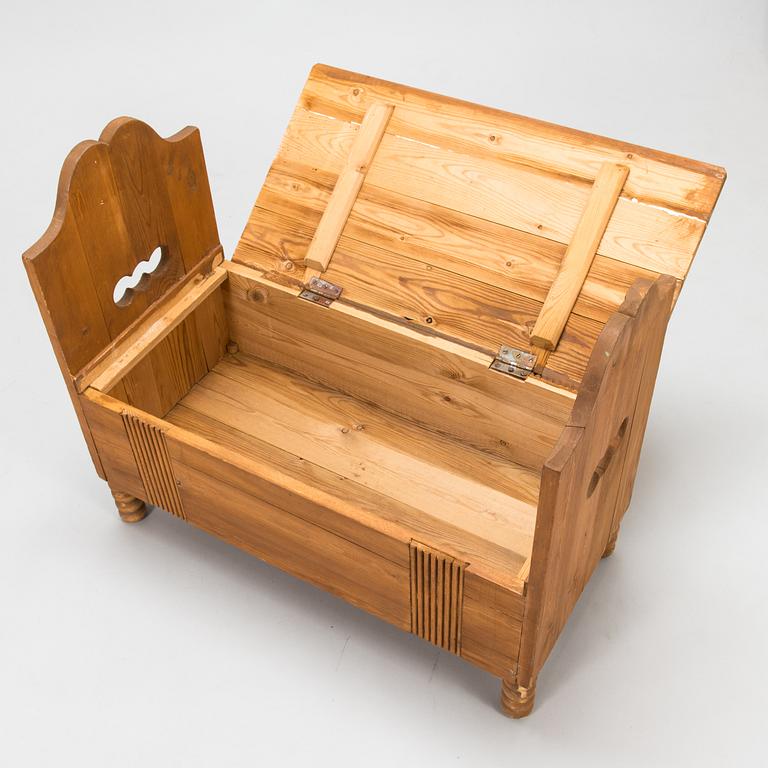 Eliel Saarinen, 3-piece nursery furniture set 'Elsa' for Oy Stockmann Ab, Keravan puusepäntehdas, Finland 1918.