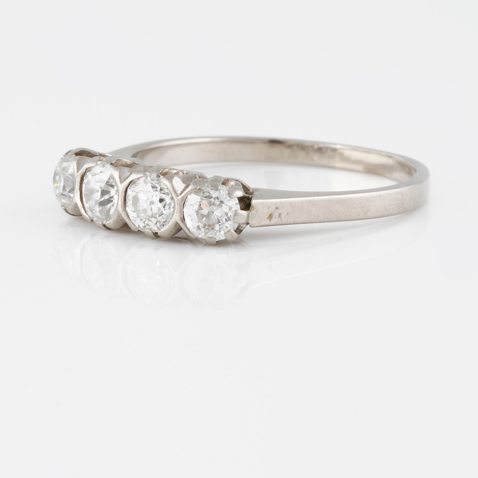RING, 18K vitguld med 4 gammalslipade diamanter, 0.82 ct, Trege, Göteborg, 1962. Vikt 3,4 gram.