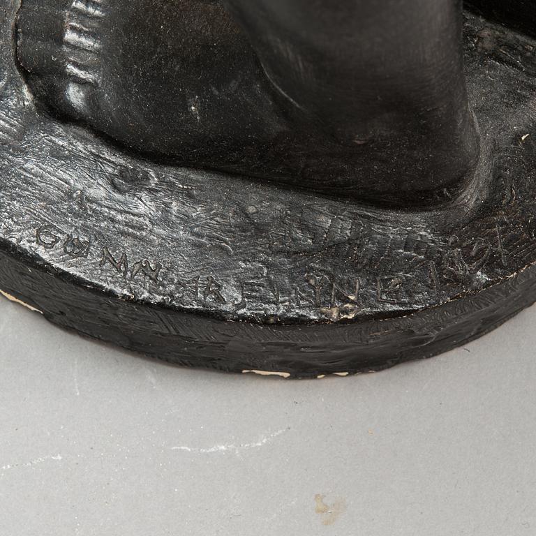 Gunnar Finne, Kvinnan med urnan.